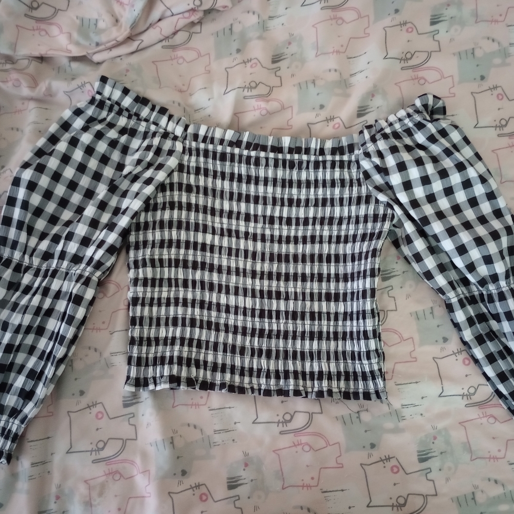 Gingham off shoulder long sleeve